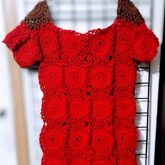 Red and Cinnamon Brown circular pattern dress - Picture 2 of 6